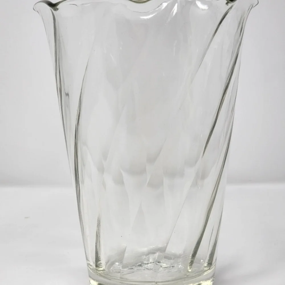 Vintage‎ Swirl Pattern Bent Edge Clear Glass Vase